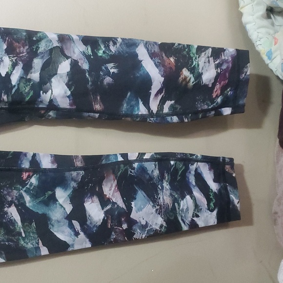 Lululemon High Rise Wunder Under Spring Bloom Multi Color Leggings Size 6 - Picture 3 of 5